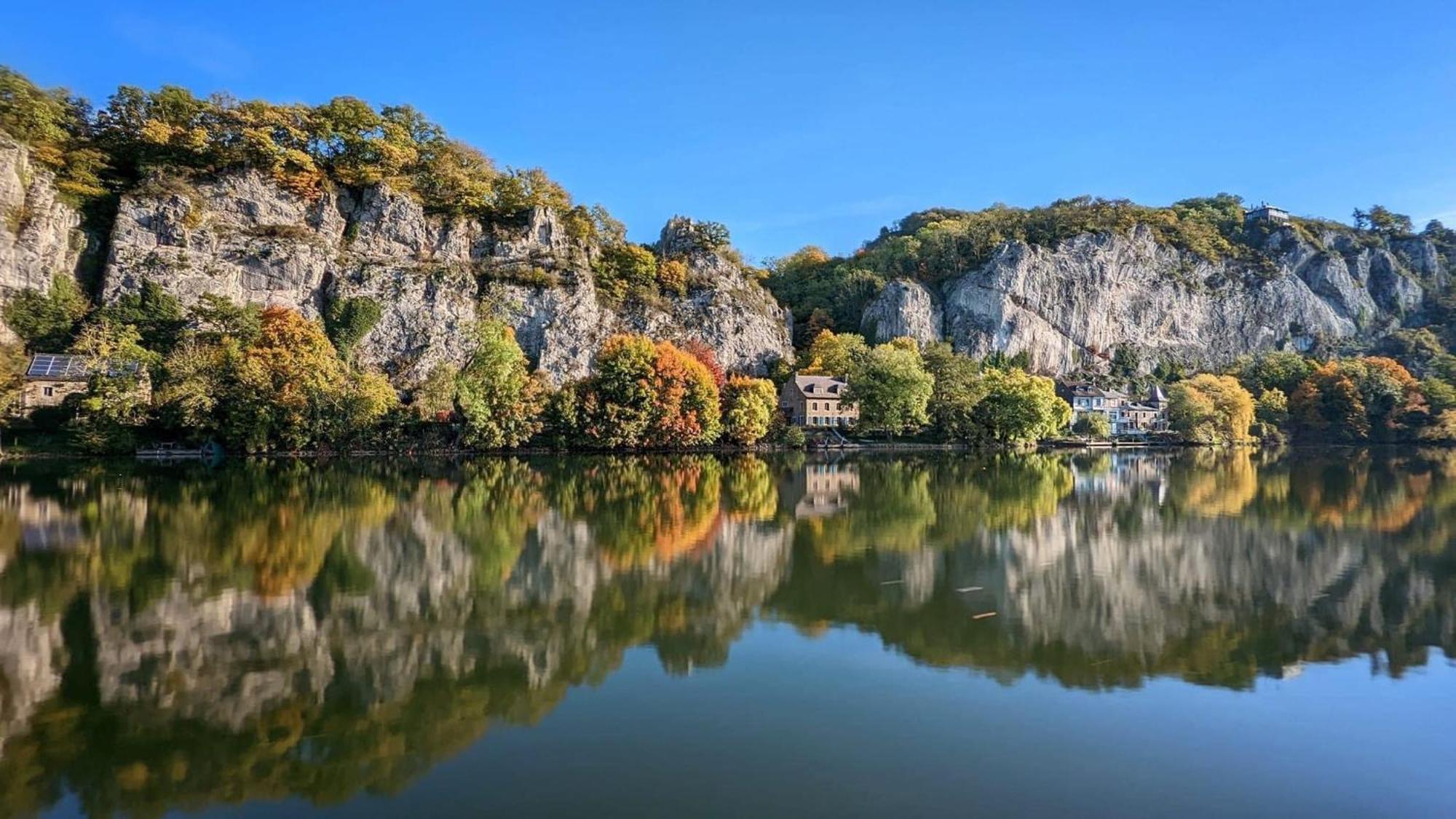 Pieds Dans L'Eau Private Wellness Bordure De Meuse Vila Lustin Exterior foto