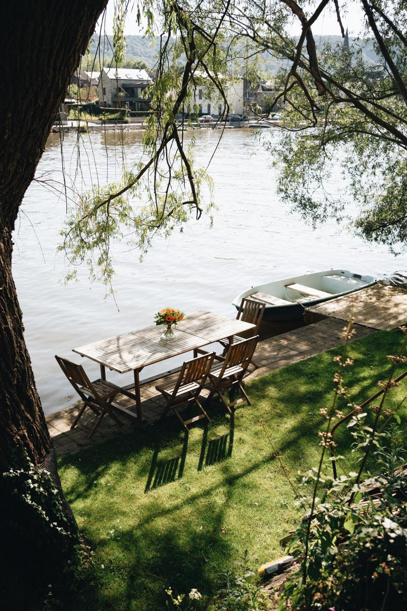 Pieds Dans L'Eau Private Wellness Bordure De Meuse Vila Lustin Exterior foto