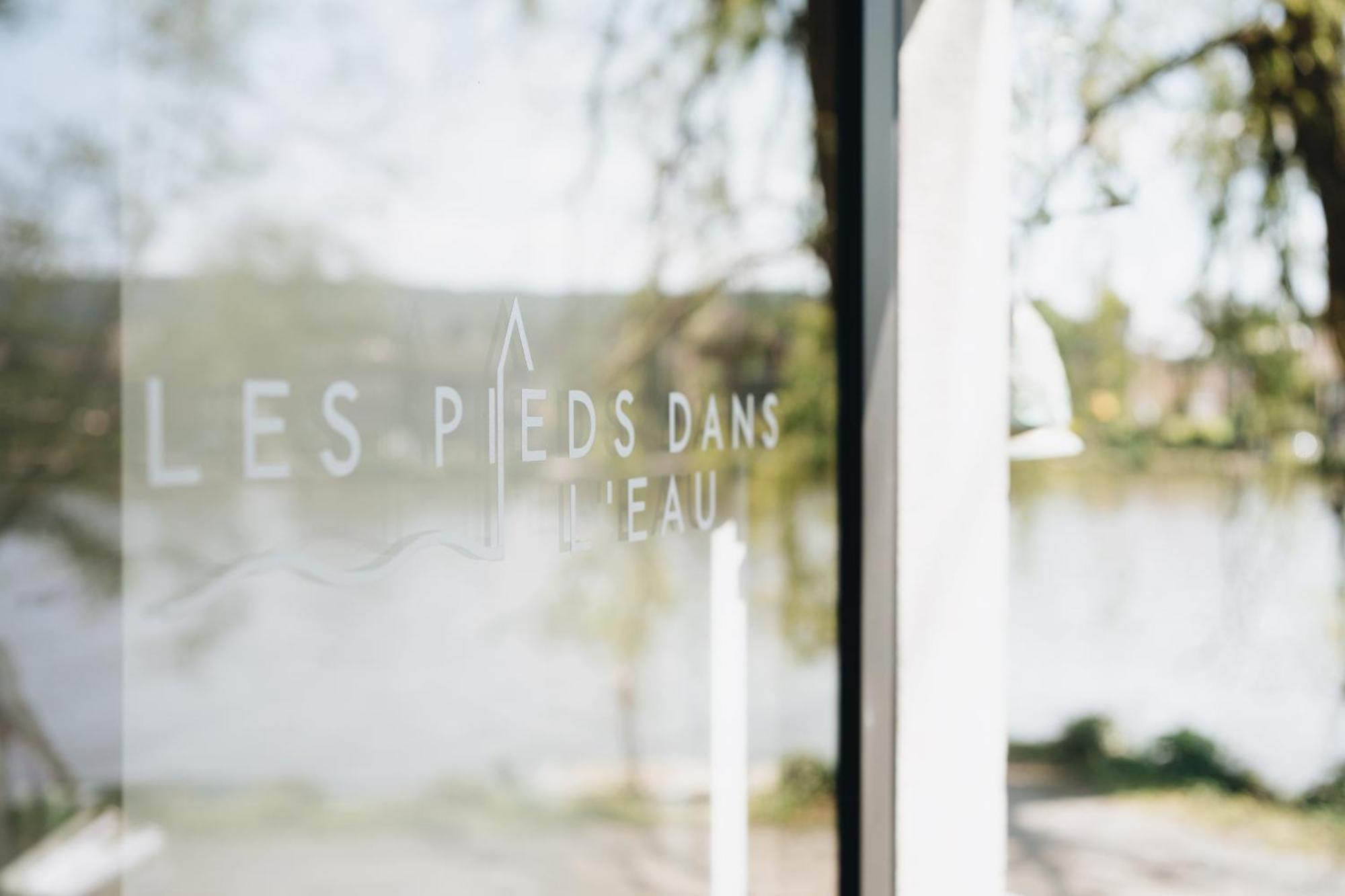 Pieds Dans L'Eau Private Wellness Bordure De Meuse Vila Lustin Exterior foto